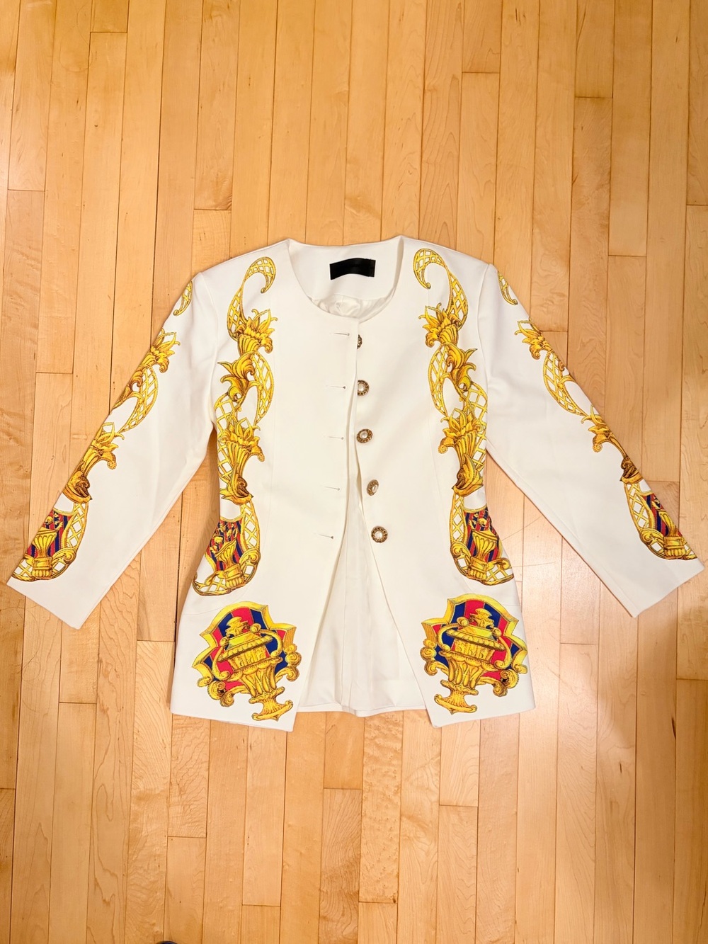 Stylenanda Korean Rare Cream/ White Gold Filigree Graphic Tailored Blazer Medium